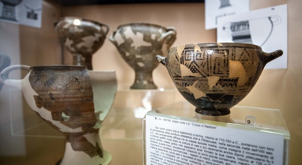La Coppa di Nestore: il tesoro di Ischia è nascosto in una teca tra i soliti vasi greci