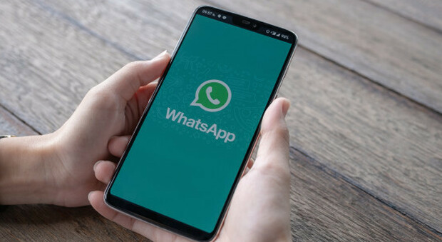 WhatsApp arrivano i messaggi che si autodistuggono: tutte le novità