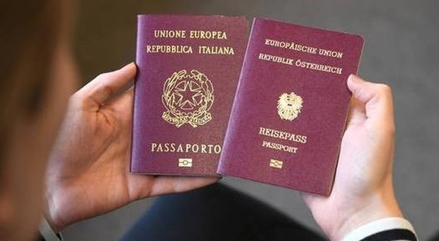 Passaporti e Carte d'Identità, da dicembre si ritirano alle Poste: come funzionerà e a chi è rivolta l'iniziativa