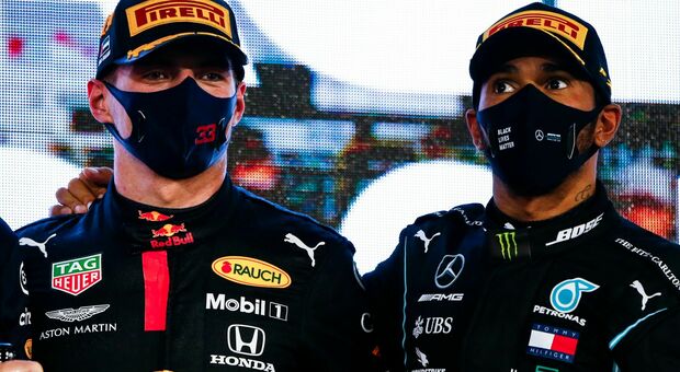Mav Verstappen e Lewis Hamilton