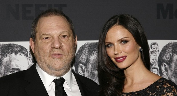 Harvey Weinstein con la moglie Georgina