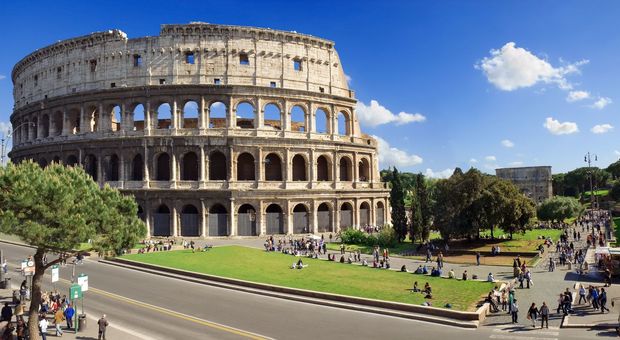 Roma, il Colosseo fu davvero il luogo del martirio dei cristiani: la prova dell'università del Laterano