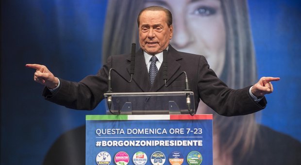 Berlusconi, telefonata alla riunione dei forzisti di Roma e lungo appello