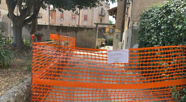 Garbatella, case evacuate a Roma: «Rimossa una colonna portante»
