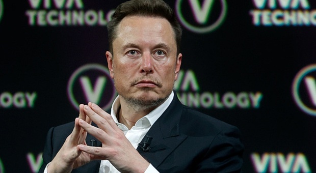 https://statics.cedscdn.it/photos/MED/72/24/8577224_06152349_elon_musk.jpg