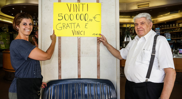 Maurizio Milani e la figlia Vania proprietari del Bar Italia a Sottomarina