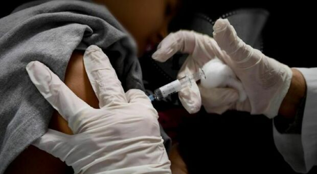 Long Covid, senza vaccino un guarito su sei presenta disturbi fino a due anni