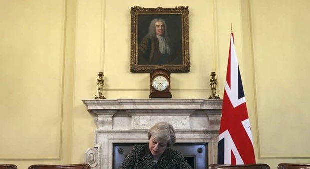 Theresa May ha firmato e parte l'iter Brexit. Mentre la Scozia riprova per l'indipendenza da Londra