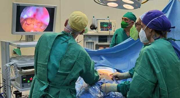 Da Monastier in Sierra Leone, chirurghi veneti effettuano il primo intervento in laparoscopia e alla prostata nel paese africano