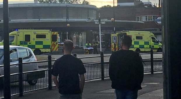 Paura nella metro a Londra, esplosione alla stazione Southgate
