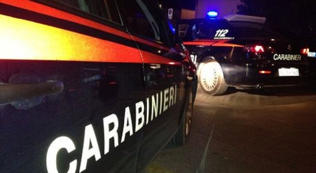 Donna di 77 anni uccisa in casa dal figlio dopo una lite in Sardegna, fermato dopo la fuga: ha confessato