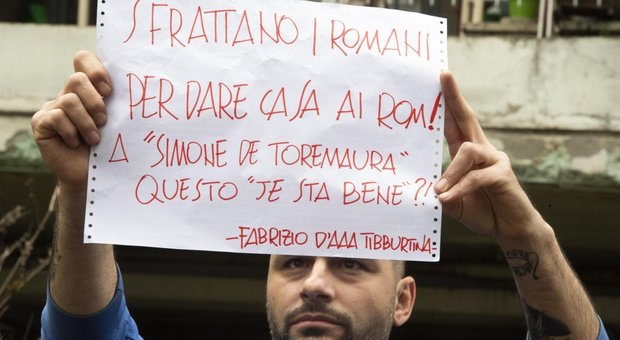 Roma, scontro Salvini-Di Maio su debito, rom e occupazioni