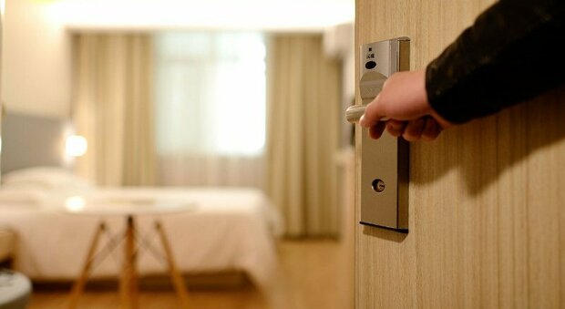 L'allarme dei gestori: «Pienone negli hotel ma pesano i rincari. Lavoratori stagionali introvabili»