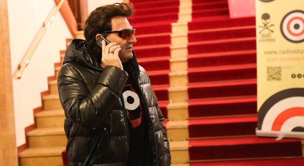 Sanremo, social impazziti per il Dopofestival: Max Giusti diventa Bono Vox
