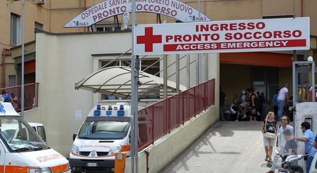 «Torno e ti do 28 coltellate», minacciato a Napoli il primario dell'ospedale Loreto Mare