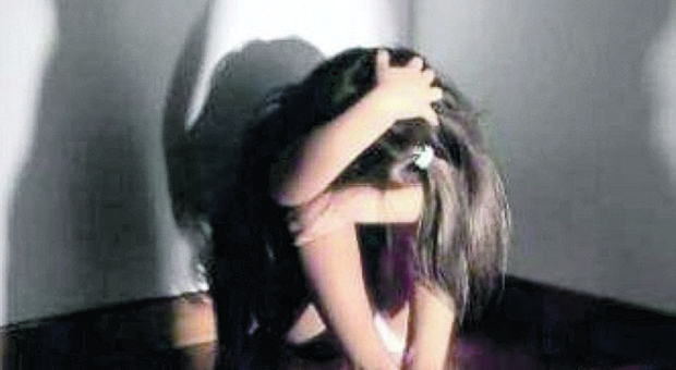 Abusi sessuali su una dodicenne che vive nello stesso condominio: pedofilo arrestato