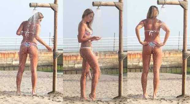 Veronica Angeloni in bikini (Olycom)