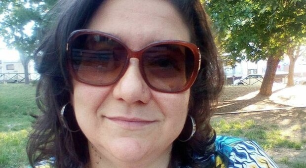 Malore nel sonno, Simona Talamonti trovata morta nel letto a 44 anni: lascia marito e figlio di 5 anni