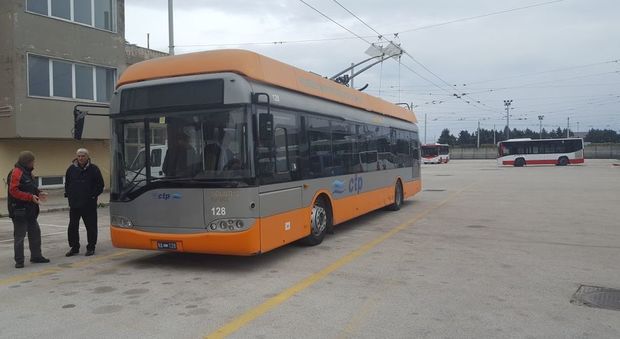 Ctp, recuperato filobus dopo anni: «Entro fine estate pronta la tratta Porta Capuana-Scampia»