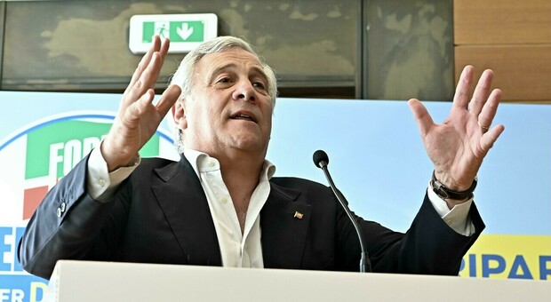 Crisi di governo, Antonio Tajani: «Si dimettano da parlamentari e ministri, noi siamo il centro, non comanda la Lega»
