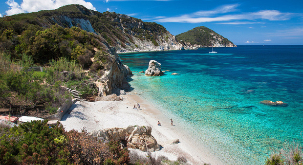 Turismo, proseguono le vacanze al mare: dal 24 settembre al 4 ottobre nuova rotta aerea Bologna-Isola d'Elba