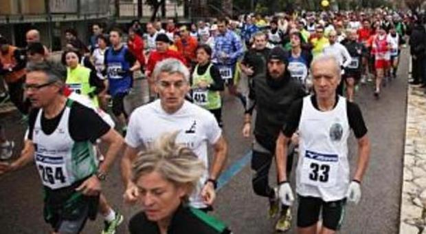 In 900 corrono la Maratonina dei Magi Chiudono sia le strade che il lungomare