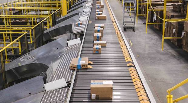Amazon, dipendenti in sciopero anche in Germania: magazzini fermi in sei città
