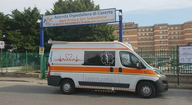 Il ragazzino è stato trasportato all'ospedale Sant'Anna e San Sebastiano di Caserta