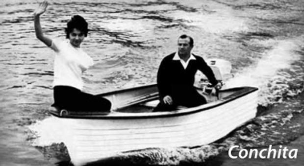 Una foto d'epoca della Fiart Conchita, la prima barca in vetroresina