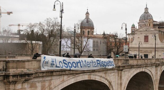 "Lo sport merita rispetto", protesta e appello a Draghi delle associazioni Sportive e Sociali Italiane