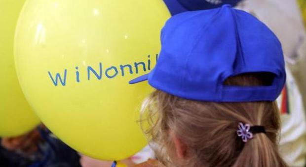 «Vedere i nipoti è un diritto dei nonni»: la Corte europea condanna l'Italia