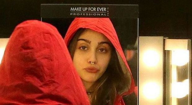 La figlia di Madonna cambia look: paparazzata con il piercing al naso