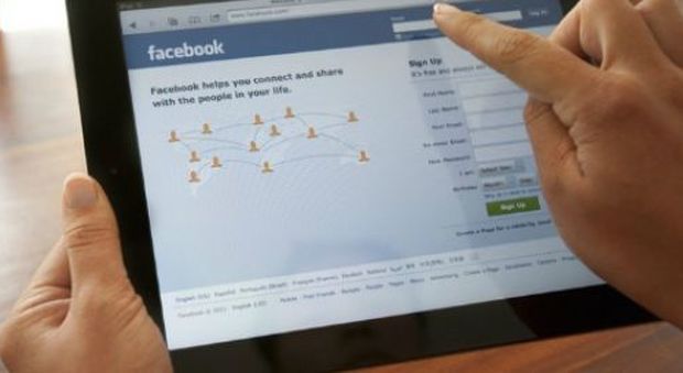 Sindaco insultato su Facebook: condannati cinque haters