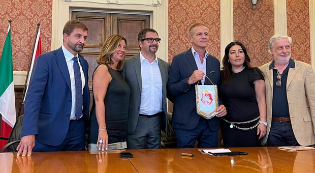 Estra si lega all'Ancona: la presentazione della partnership in Comune sotto gli occhi del sindaco Silvetti