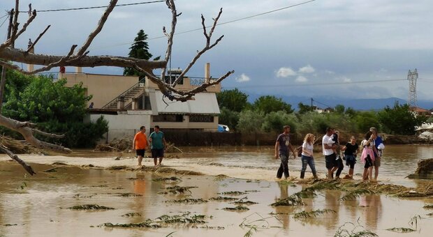 Grecia, tempesta sull'isola di Eubea: sette morti, anche un bimbo di otto mesi