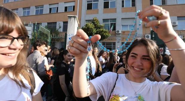 Maturità, a Napoli si punta sull’attualità: la voce degli studenti dopo la prima prova
