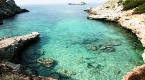 Affonda yacht tra l'Elba e Montecristo: tratti in salvo due naufraghi