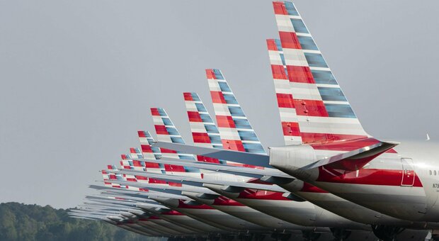 Effetto Covid, American Airlines mette 19.000 dipendenti in aspettativa senza retribuzione