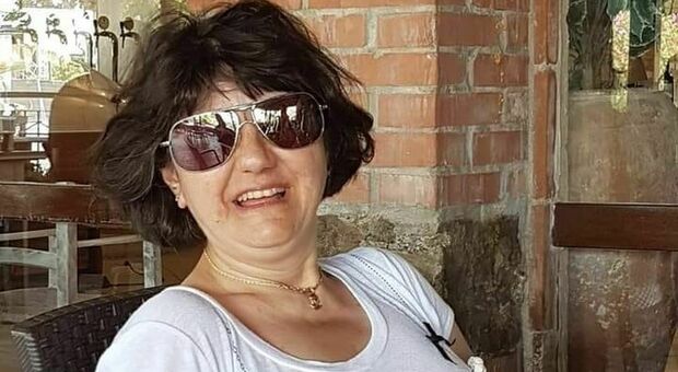 Bidella si sente male a scuola, morta davanti agli studenti: la tragedia nel Casertano