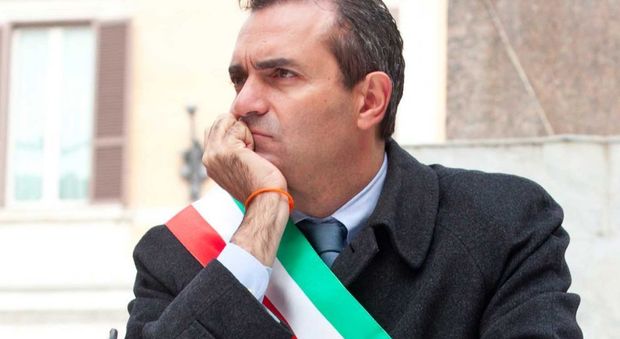 Migranti, il sindaco de Magistris: Napoli pronta a offrire una casa