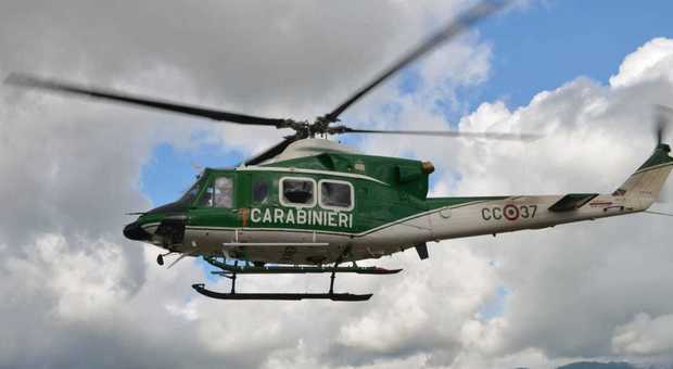 Discariche abusive e terreni inquinati i carabinieri del nucleo elicotteri denunciano dieci persone