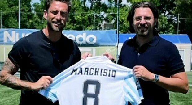 Virtus Francavilla, Marchisio in visita allo stadio. E il club scherza: è il nuovo acquisto