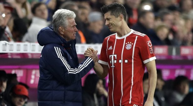 Bayern Monaco, Lewandowski lancia l'allarme: «Trovatemi un sostituto»