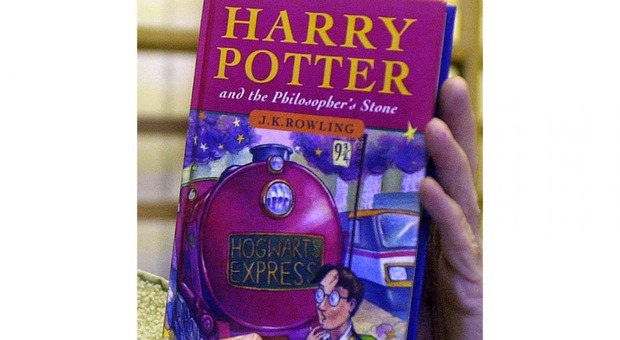 Harry e Potter e la pietra filosofale, venduta a una cifra record la prima edizione originale: ecco quanto è stata pagata