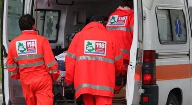Operaio muore sul lavoro in autostrada: una bombola è esplosa e lo ha ucciso sul colpo