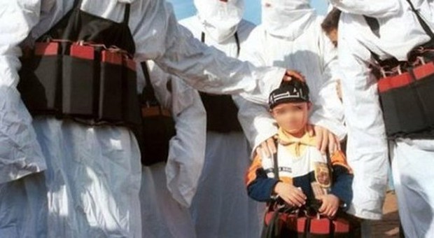 Si fanno esplodere 5 bambine kamikaze La più giovane aveva nove anni: 14 morti