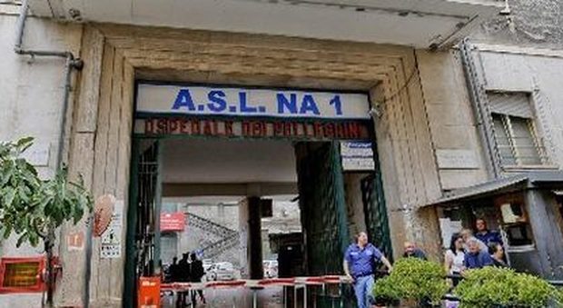 Napoli, allarme ospedale Pellegrini: «Nessun rischio legionella e chiusura»