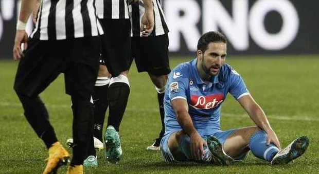 Higuain, la promessa del manager-fratello «A Napoli è felice, non si muove da qui»