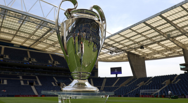 Finale Champions, la Uefa ha deciso: si giocherà a Parigi