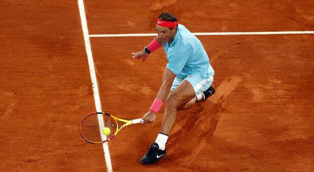 Roland Garros, re Nadal come Federer: 20 slam